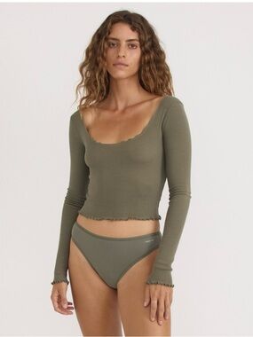 Organic Basics Core Rib Deep-V Long Sleeve Tee in Thyme Green Size XL